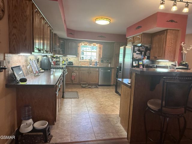 747 Gists Creek Road, Sevierville, TN 37876