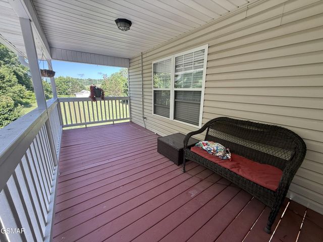 747 Gists Creek Road, Sevierville, TN 37876