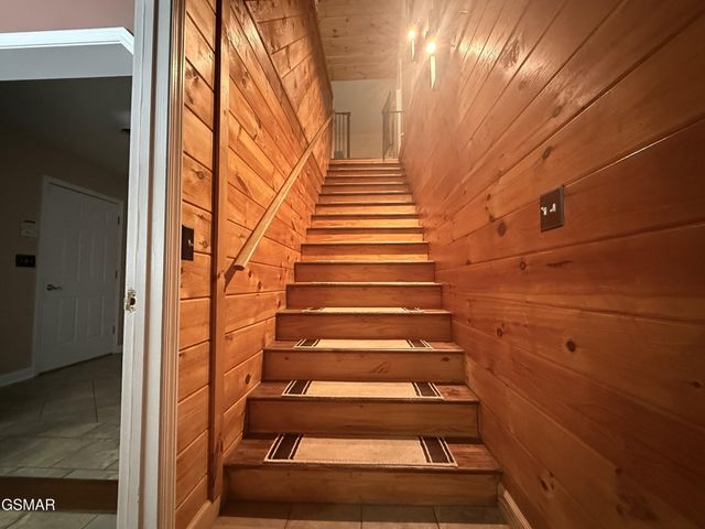 747 Gists Creek Road, Sevierville, TN 37876