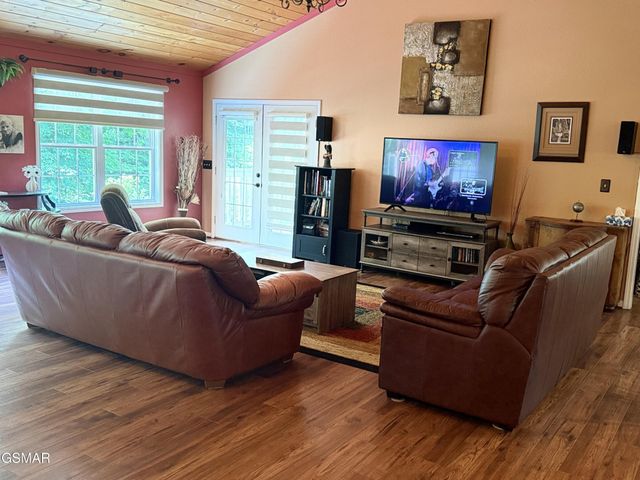 747 Gists Creek Road, Sevierville, TN 37876