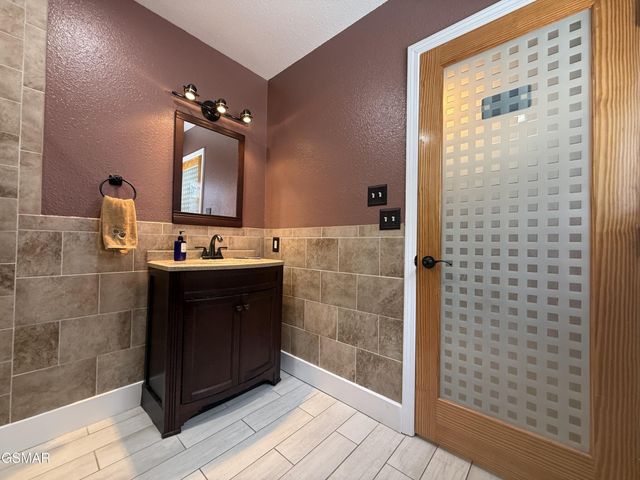 747 Gists Creek Road, Sevierville, TN 37876