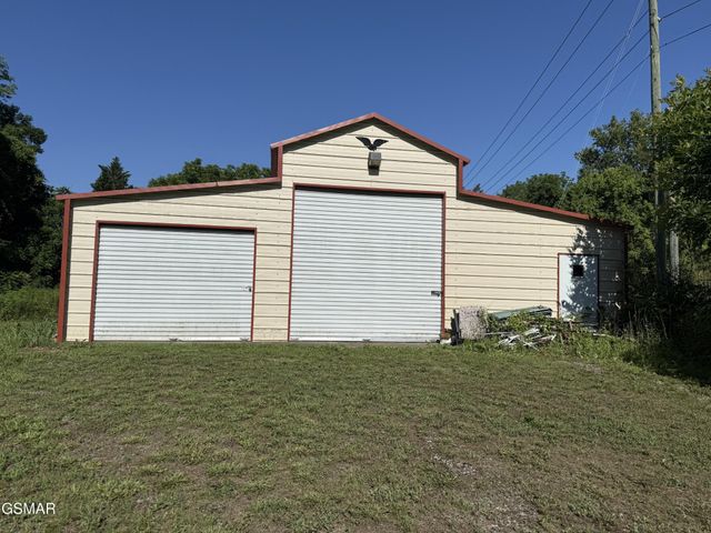 747 Gists Creek Road, Sevierville, TN 37876