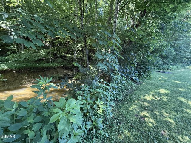 747 Gists Creek Road, Sevierville, TN 37876