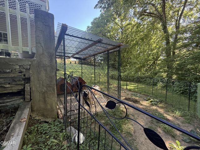 747 Gists Creek Road, Sevierville, TN 37876