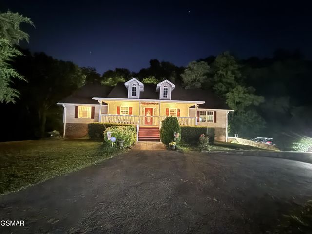 747 Gists Creek Road, Sevierville, TN 37876