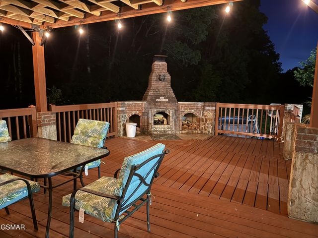 747 Gists Creek Road, Sevierville, TN 37876