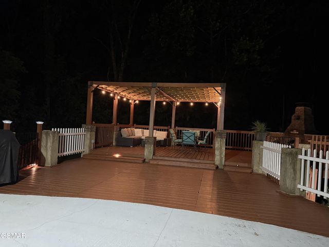 747 Gists Creek Road, Sevierville, TN 37876