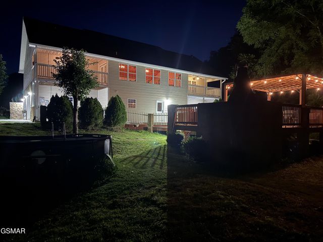 747 Gists Creek Road, Sevierville, TN 37876