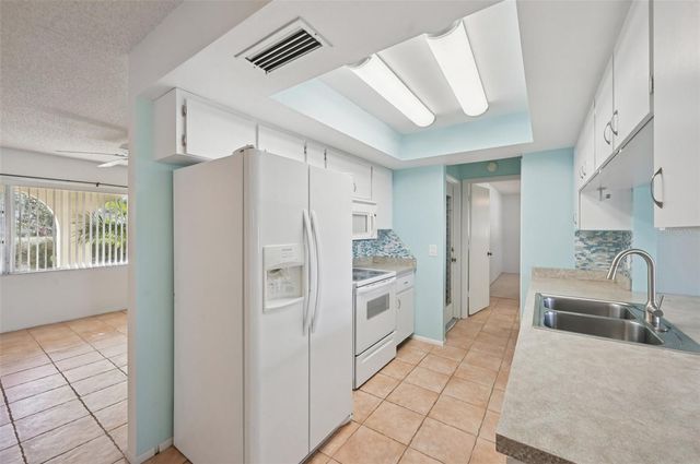 1741 BAYONNE STREET, Sarasota, FL 34231