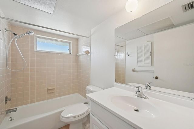 1741 BAYONNE STREET, Sarasota, FL 34231