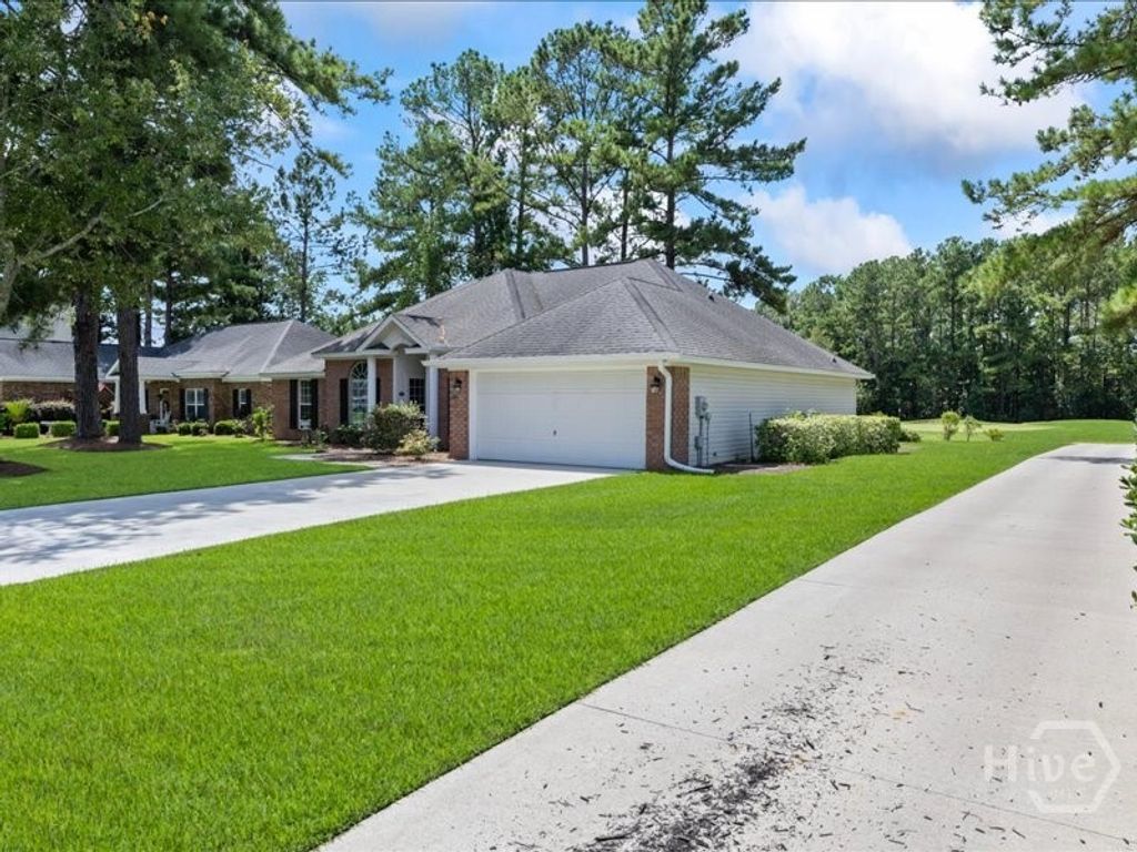Image 13 of property listing at 202 Walthour Drive, Rincon, GA 31326
