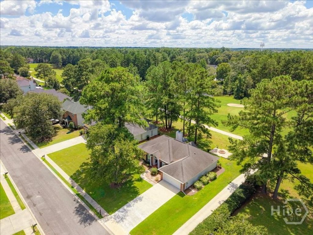 Image 2 of property listing at 202 Walthour Drive, Rincon, GA 31326