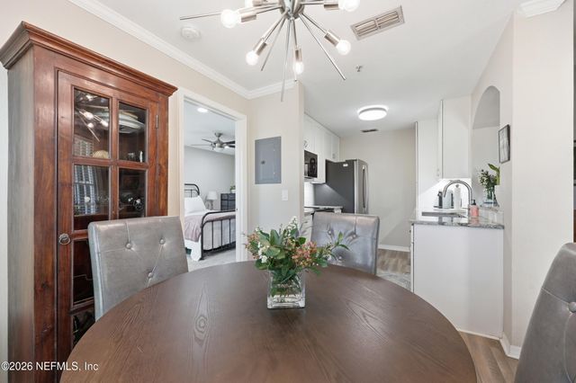 7800 POINT MEADOWS Drive 1233, Jacksonville, FL 32256