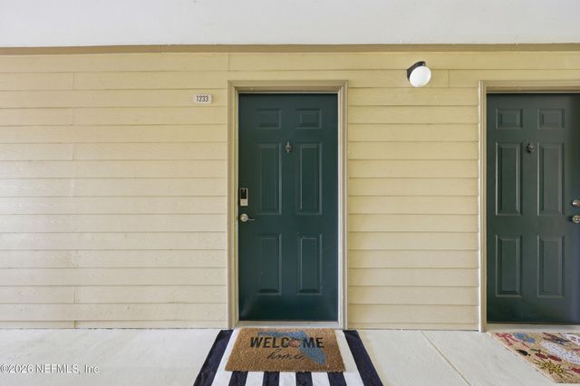 7800 POINT MEADOWS Drive 1233, Jacksonville, FL 32256