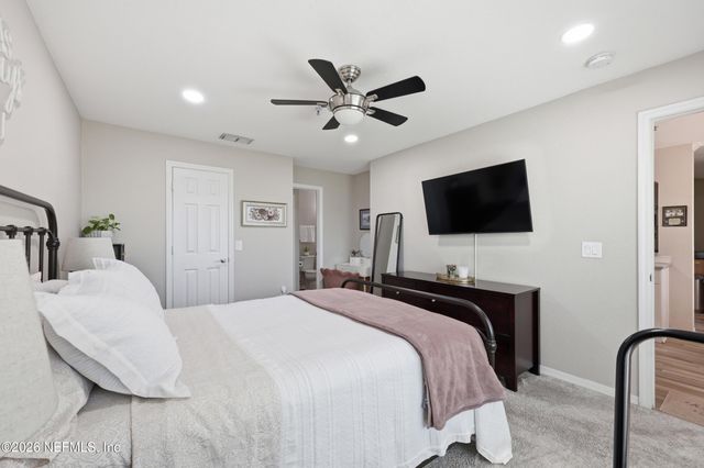 7800 POINT MEADOWS Drive 1233, Jacksonville, FL 32256