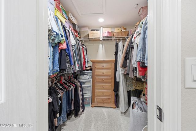 7800 POINT MEADOWS Drive 1233, Jacksonville, FL 32256