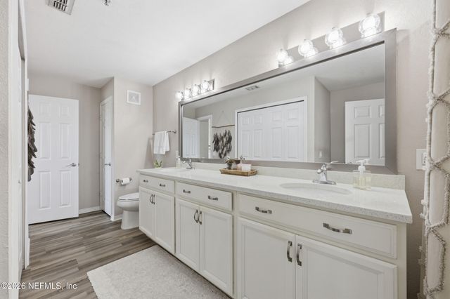 7800 POINT MEADOWS Drive 1233, Jacksonville, FL 32256