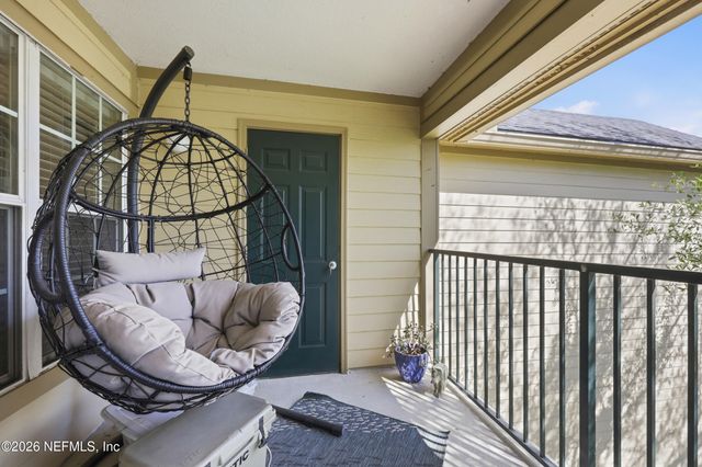 7800 POINT MEADOWS Drive 1233, Jacksonville, FL 32256