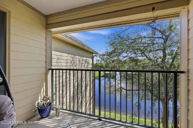 7800 POINT MEADOWS Drive 1233, Jacksonville, FL 32256