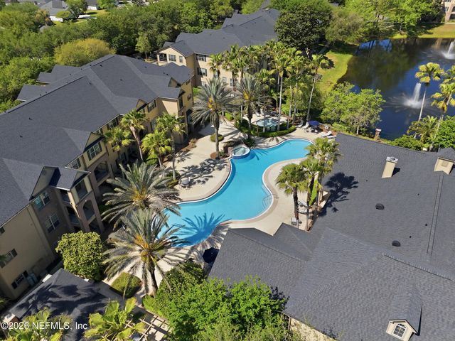 7800 POINT MEADOWS Drive 1233, Jacksonville, FL 32256