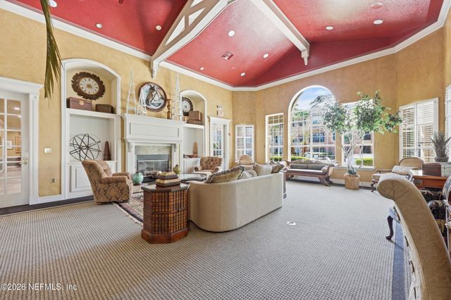 7800 POINT MEADOWS Drive 1233, Jacksonville, FL 32256