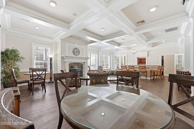 7800 POINT MEADOWS Drive 1233, Jacksonville, FL 32256