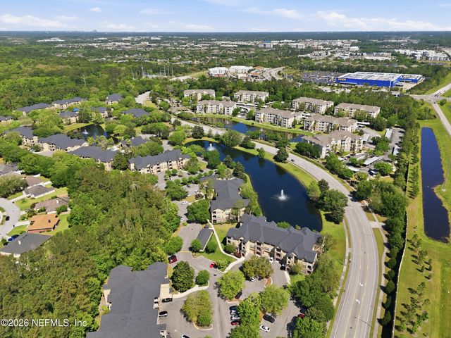 7800 POINT MEADOWS Drive 1233, Jacksonville, FL 32256