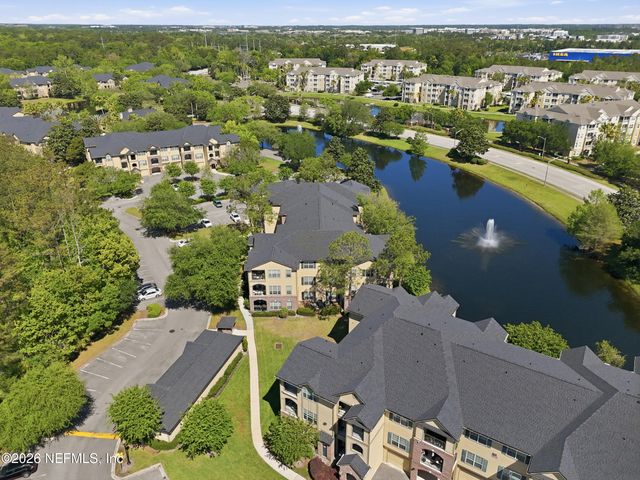 7800 POINT MEADOWS Drive 1233, Jacksonville, FL 32256