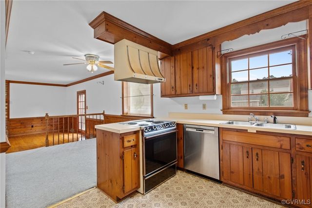 8900 Emory Oak Ln, Chesterfield, VA 23237