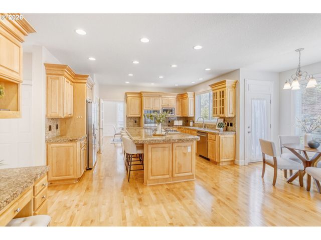 2430 Nw WOODROSE Dr, Portland, OR 97229