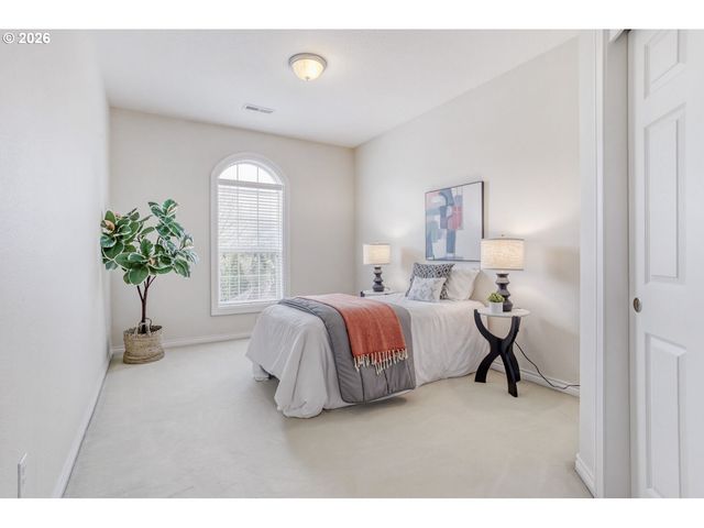 2430 Nw WOODROSE Dr, Portland, OR 97229