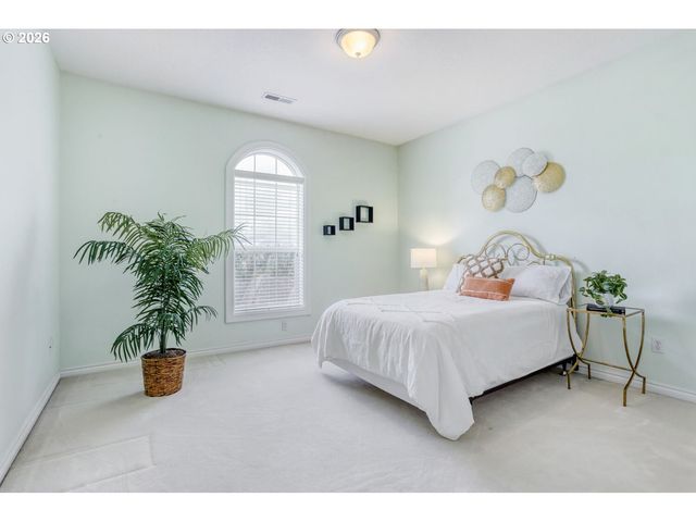 2430 Nw WOODROSE Dr, Portland, OR 97229