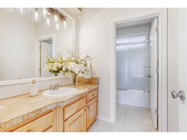 2430 Nw WOODROSE Dr, Portland, OR 97229