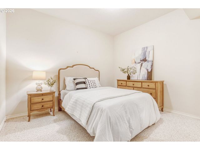 2430 Nw WOODROSE Dr, Portland, OR 97229