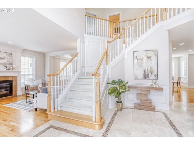 2430 Nw WOODROSE Dr, Portland, OR 97229