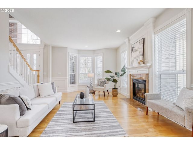 2430 Nw WOODROSE Dr, Portland, OR 97229