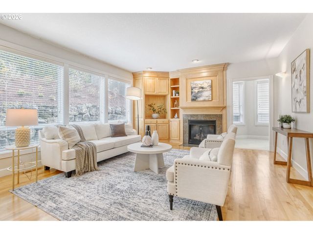 2430 Nw WOODROSE Dr, Portland, OR 97229