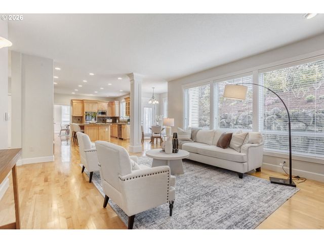 2430 Nw WOODROSE Dr, Portland, OR 97229