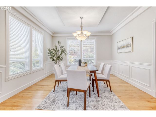 2430 Nw WOODROSE Dr, Portland, OR 97229