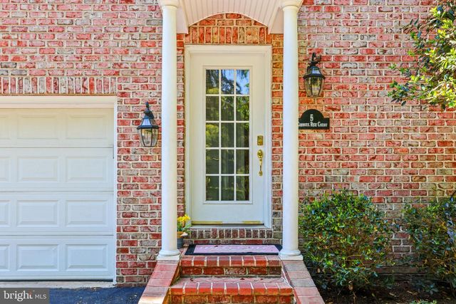 5 CARROLL RUN CT, Phoenix, MD 21131