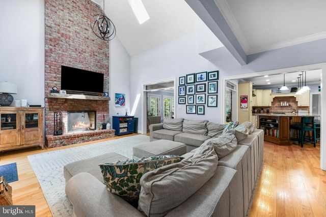 5 CARROLL RUN CT, Phoenix, MD 21131