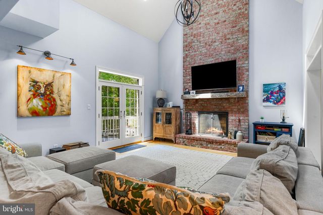5 CARROLL RUN CT, Phoenix, MD 21131