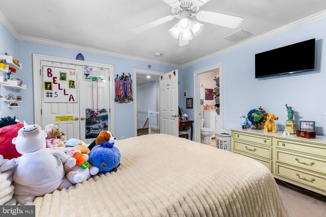 5 CARROLL RUN CT, Phoenix, MD 21131