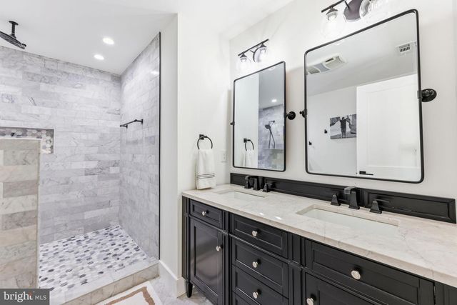 5 CARROLL RUN CT, Phoenix, MD 21131