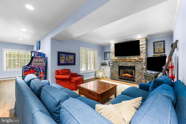 5 CARROLL RUN CT, Phoenix, MD 21131
