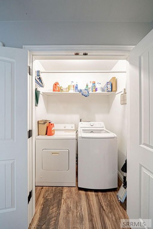 Image 24 of property listing at 2947 Glenn Cove Court, Ammon, ID 83406