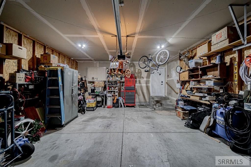 Image 26 of property listing at 2947 Glenn Cove Court, Ammon, ID 83406