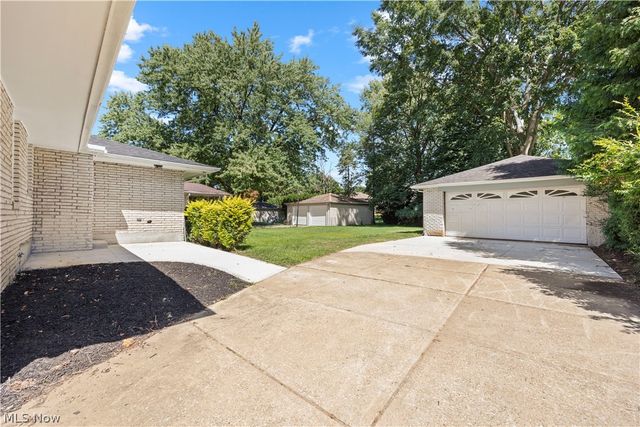 3815 Spencer Road, Rocky River, OH 44116