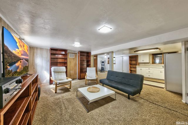 1800 Benjamin Franklin Drive, Reno, NV 89509