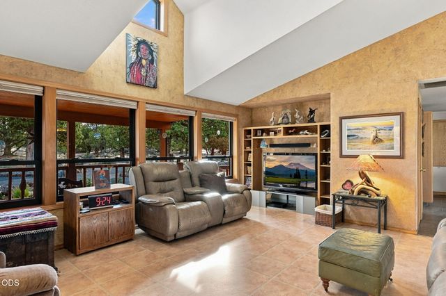 64417 McGrath Road, Bend, OR 97701